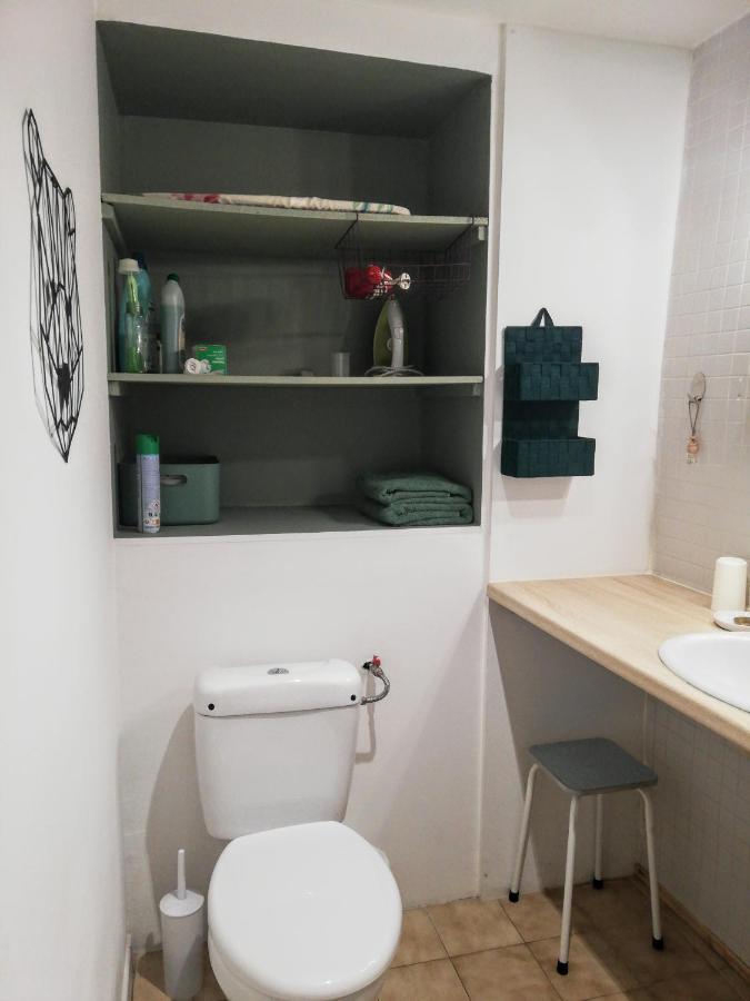 Charmant Appartement En Centre-Ville Medieval Gigean Екстериор снимка