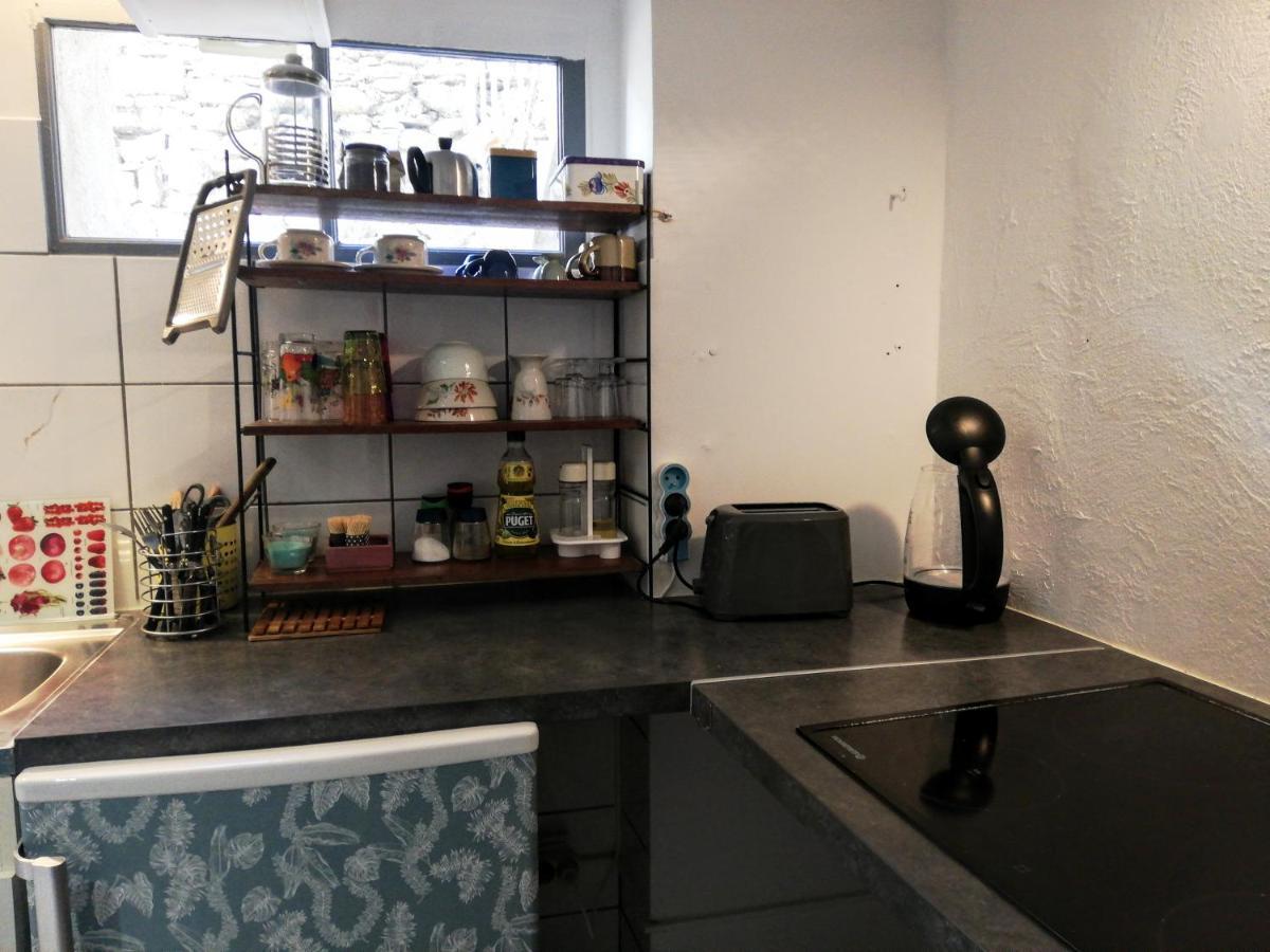 Charmant Appartement En Centre-Ville Medieval Gigean Екстериор снимка