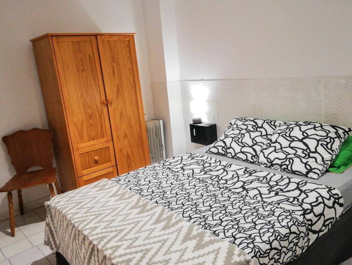 Charmant Appartement En Centre-Ville Medieval Gigean Екстериор снимка