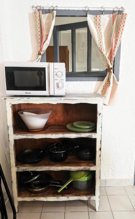 Charmant Appartement En Centre-Ville Medieval Gigean Екстериор снимка
